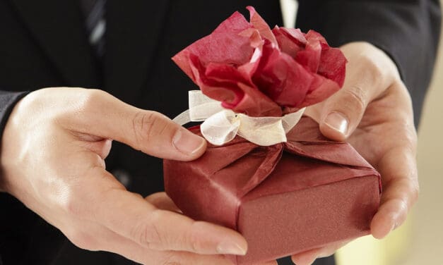 Svatební dar od svědka: Pár nápadů nikdy neuškodí