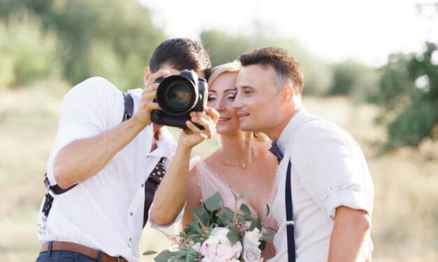Jak vybrat svatebního fotografa: Kompletní návod